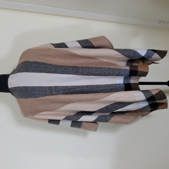 Apt 9 Colorblock Poncho - Picture 2 of 3